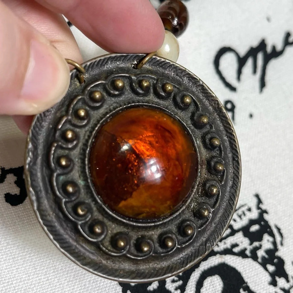 Necklace Amber Orange Circle Pendant Bead Gold Tone Necklace - Picture 3 of 7